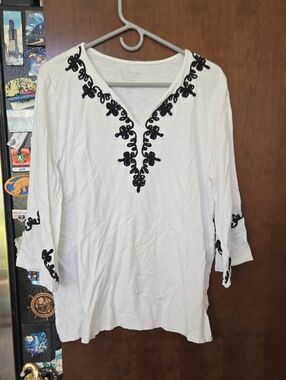 Chico's White V-Neck Tunic with Black Floral Embroidery